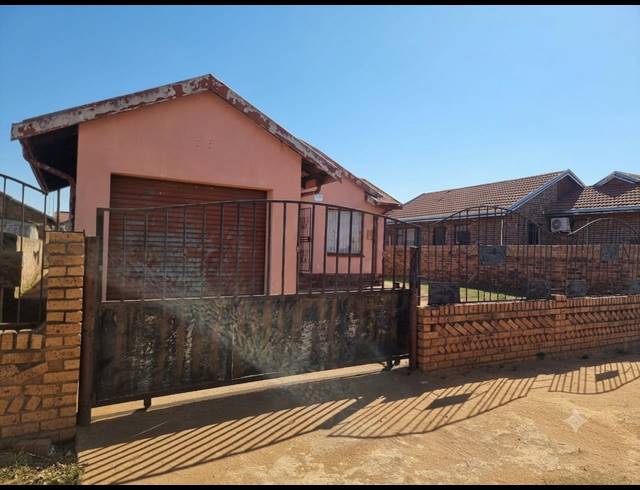 2 BEDROOM HOUSE FOR SALE IN EVATON WEST